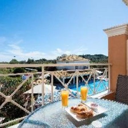 Kavos Plaza Hotel Exterior foto