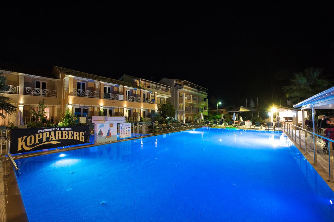 Kavos Plaza Hotel Exterior foto