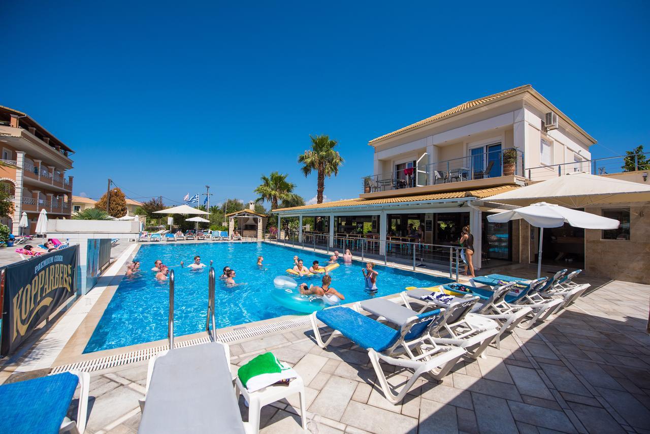 Kavos Plaza Hotel Exterior foto