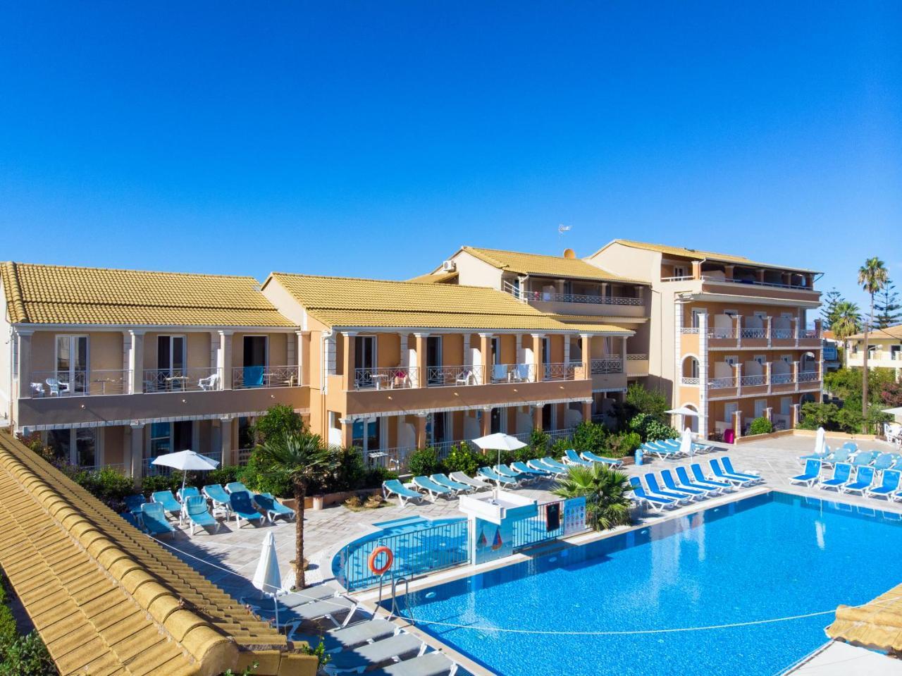 Kavos Plaza Hotel Exterior foto