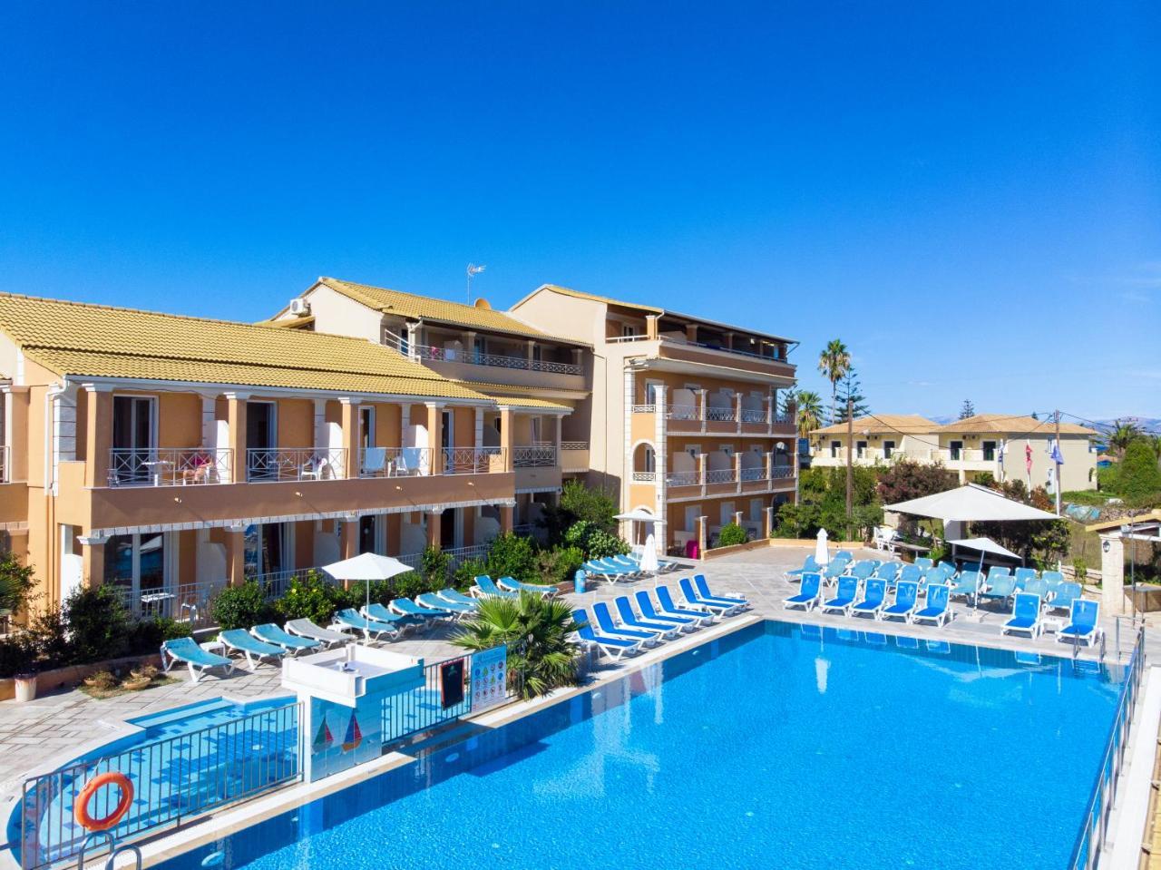 Kavos Plaza Hotel Exterior foto