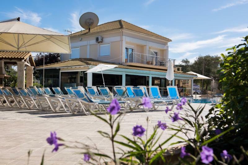 Kavos Plaza Hotel Exterior foto